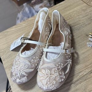 Zara Cream Floral Embroidered Flats